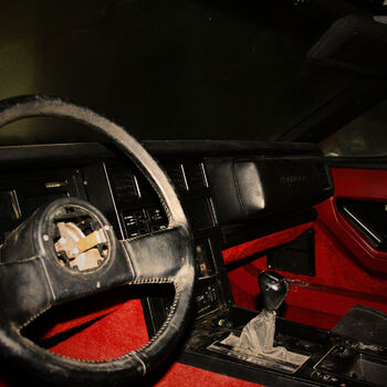 Haly plné tajemství... Opuštěná fabrika