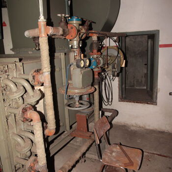 Abdeckung unter der Waggonfabrik