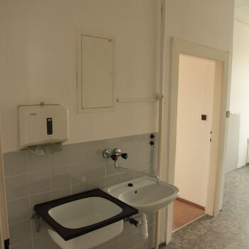 Non-state medical facilities