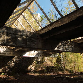 Spinning mill and spinning mill Spinning mill and spinning mill