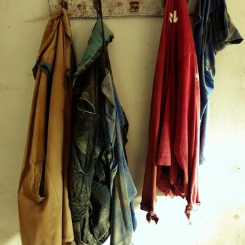 šatní skříň plášť závěs krytí