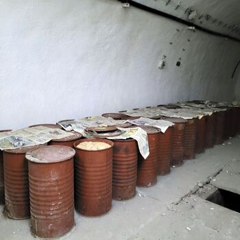 Už se setmělo venku je úplněk.