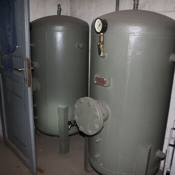 The terrifying underground! A semi-functional factory