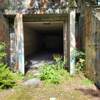 Anti-aircraft missile base