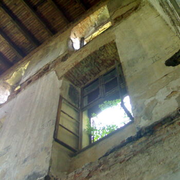 Opuštěný zámek s kaplí na Moravě Opuštěný zámek s kaplí na Moravě