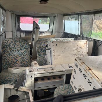 Der bekannte Friedhof der Krankenwagen