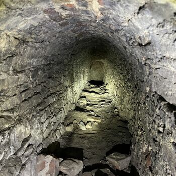 opuštěný zámek - teď už v rekonstrukci