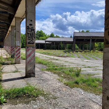 Anti-aircraft missile base