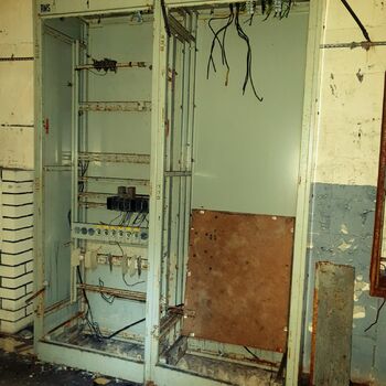 bezpečný StrongBox staré dveře krabice