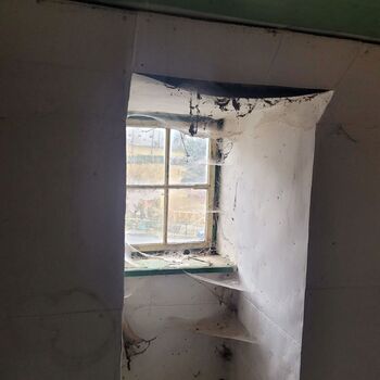 🏡Domeček v lázeňské oblasti je už dlouho opuštěný.