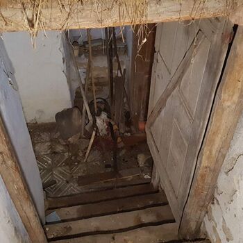 Urbex - House by the road