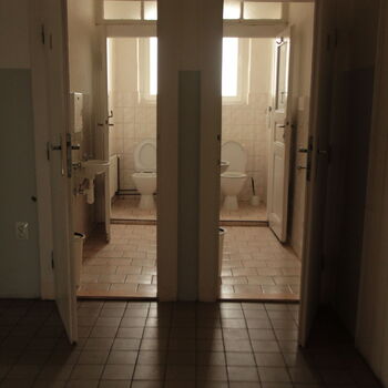 Non-state medical facilities