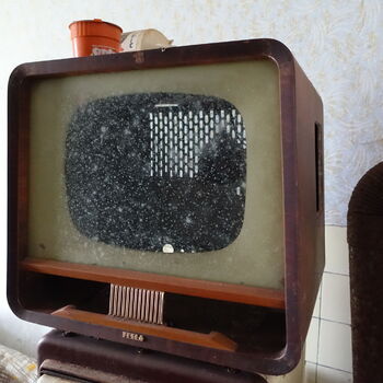 Hájovna ve stráni.