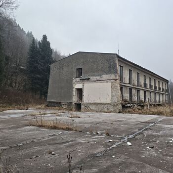 Kdo se tady léčil? Opuštěná psychiatrická léčebna...