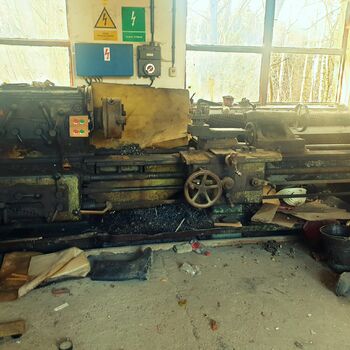 soustruh Shaper stroj vozidlo cisterna