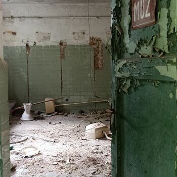 WC Zimmer alt Zelle Mauer WC Zimmer alt Zelle Mauer