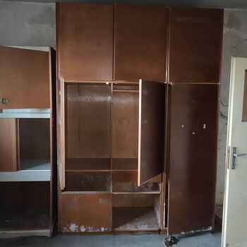 Abandoned farm building_2025