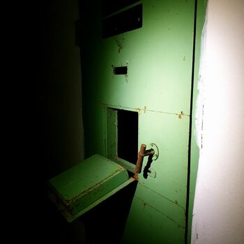 skříňky Upevňovací prvek zádržný systém skříňky Upevňovací prvek zádržný systém