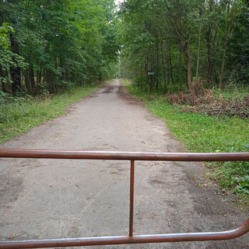 Transmitting station building