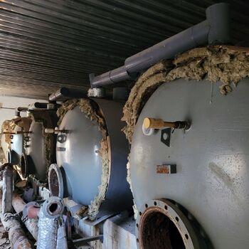 Es ist wie ein unauffälliges Unimobil und ein Heizwerk.