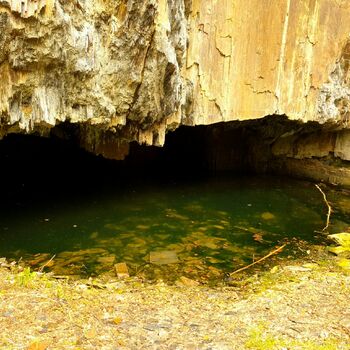 jeskyně Geologický útvar voda řeka skála krajina