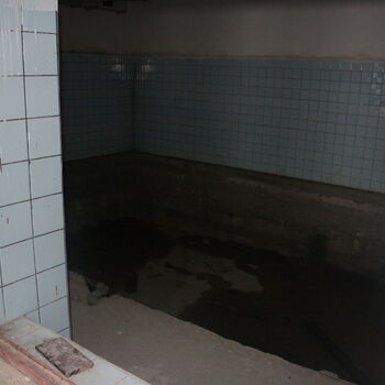 What is this place? An abandoned hotel?