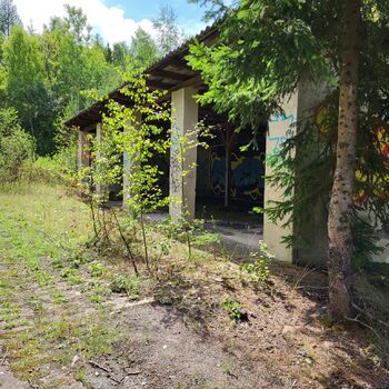 Anti-aircraft missile base