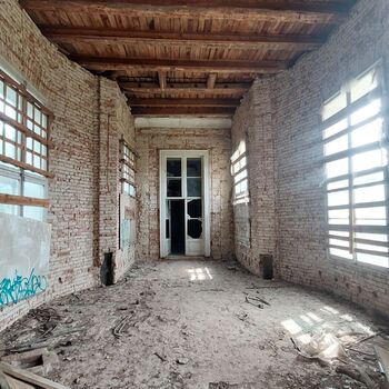 baufälliges Schloss