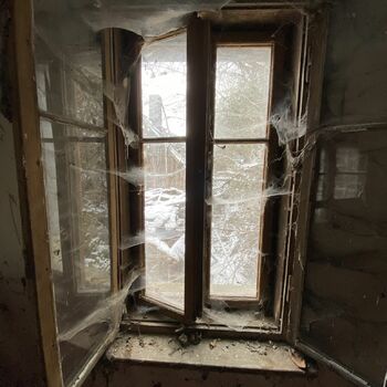 Buňka staré dveře