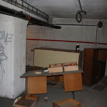 The terrifying underground! A semi-functional factory