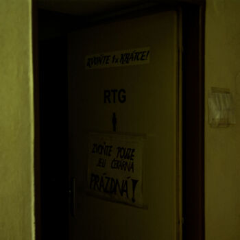 Dead surgery in the middle of a living hospital Dead surgery in the middle of a living hospital