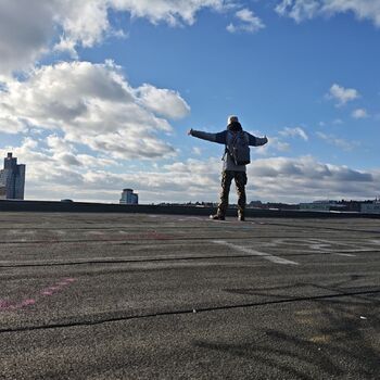 Proč to nedostavěli? Opuštěná železniční poliklinika...