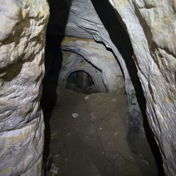 Opuštěné písečné doly pod Prahou