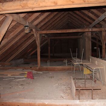 Verlassene Schule der tschechischen Minderheit im Grenzgebiet 2023