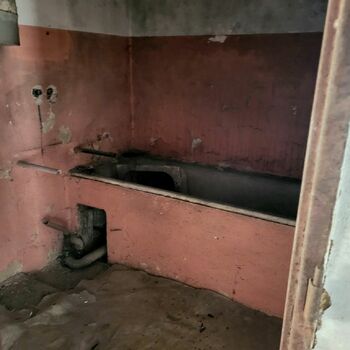 Rozpadlý domek v Praze