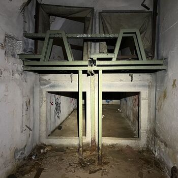 Bunkr pro ponorky Černá hora 2024