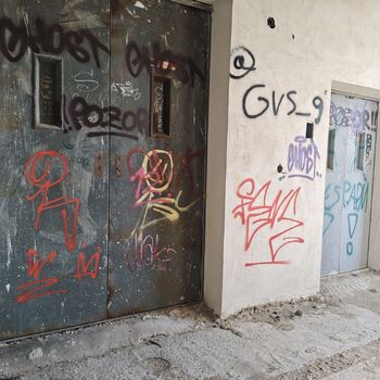 Proč to nedostavěli? Opuštěná železniční poliklinika...