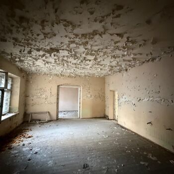 Palác u tlustého pána & přilehlý kolchoz