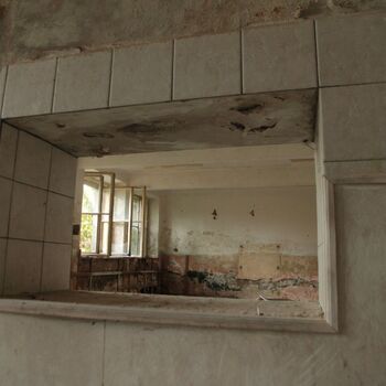 Verlassene Schule der tschechischen Minderheit im Grenzgebiet 2023