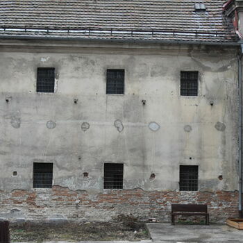 budova Architektura staré dům věznice cihla okno Buňka budova Architektura staré dům věznice cihla okno Buňka