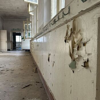 ᴀʙᴀɴᴅᴏɴᴇᴅ ꜱᴄʜᴏᴏʟ