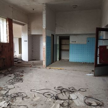 Opuštěná škola / internát