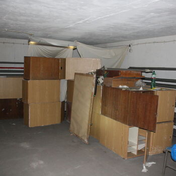 The terrifying underground! A semi-functional factory