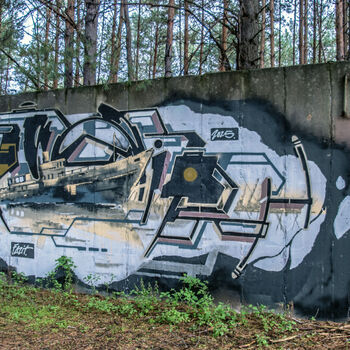 Velitelské stanoviště, bunkry a otevřené pozice s opravdu skvělými graffiti