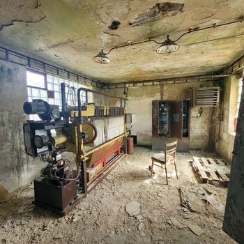 Old chemist Old chemist