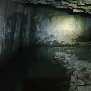 jeskyně Geologický útvar Buňka kámen