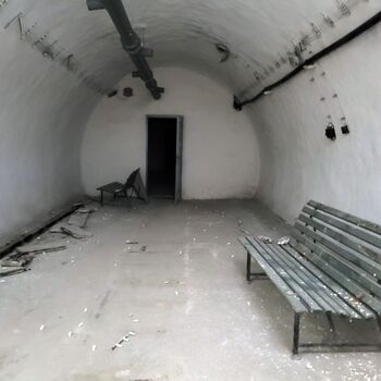 Už se setmělo venku je úplněk.