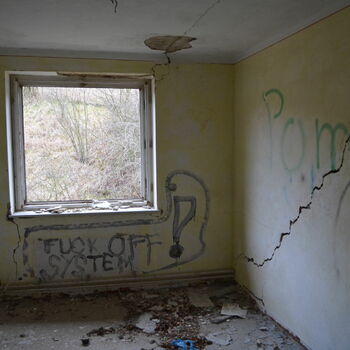 zeď místnost interiér dveře domácí dům