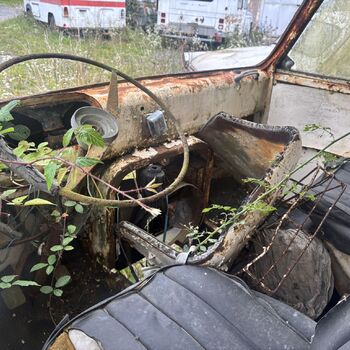 Der bekannte Friedhof der Krankenwagen