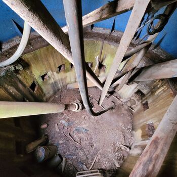 Globus über der Landschaft